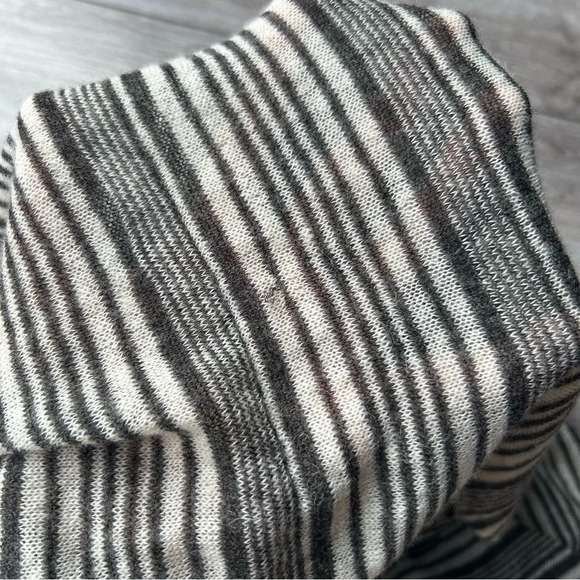 Club Monaco Alpaca Wool Blend Italian Yarn Soft Striped Infinity Scarf - Picture 9 of 9